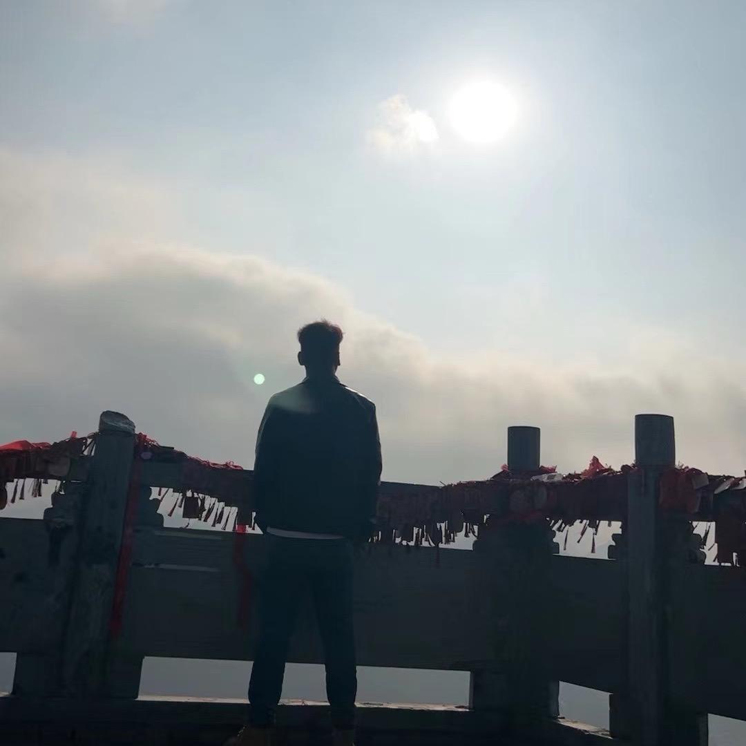 鸿茗汽车