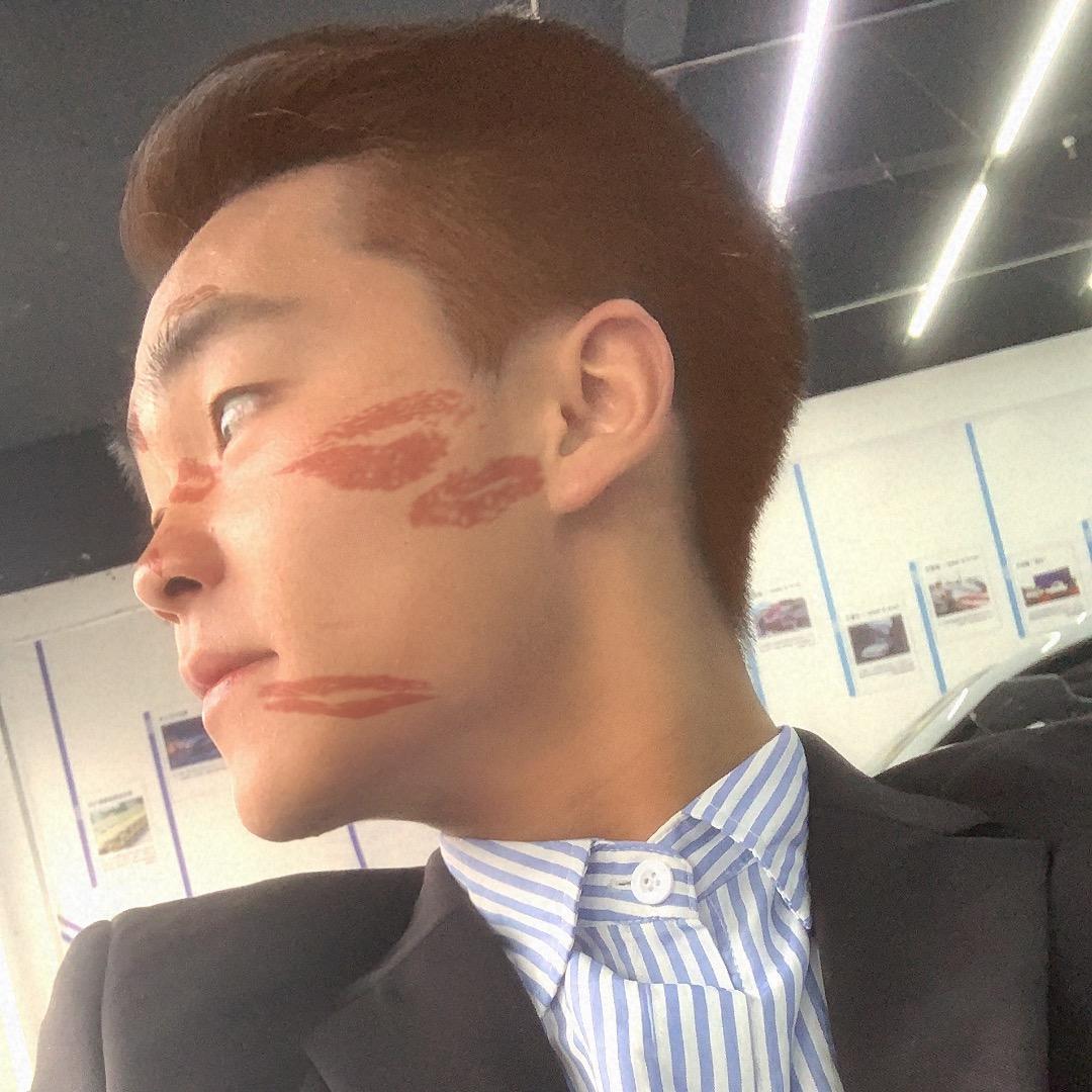 一汽大众4s店黔西梓晨分店. 小邓