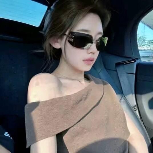 ︋︋︋︋︋   ㅤㅤㅤㅤ