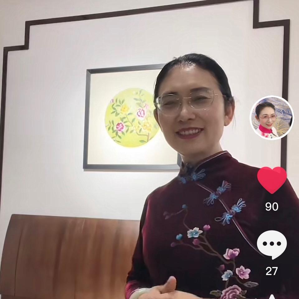 东台左右家居吴姐（明星西区二楼电梯口）