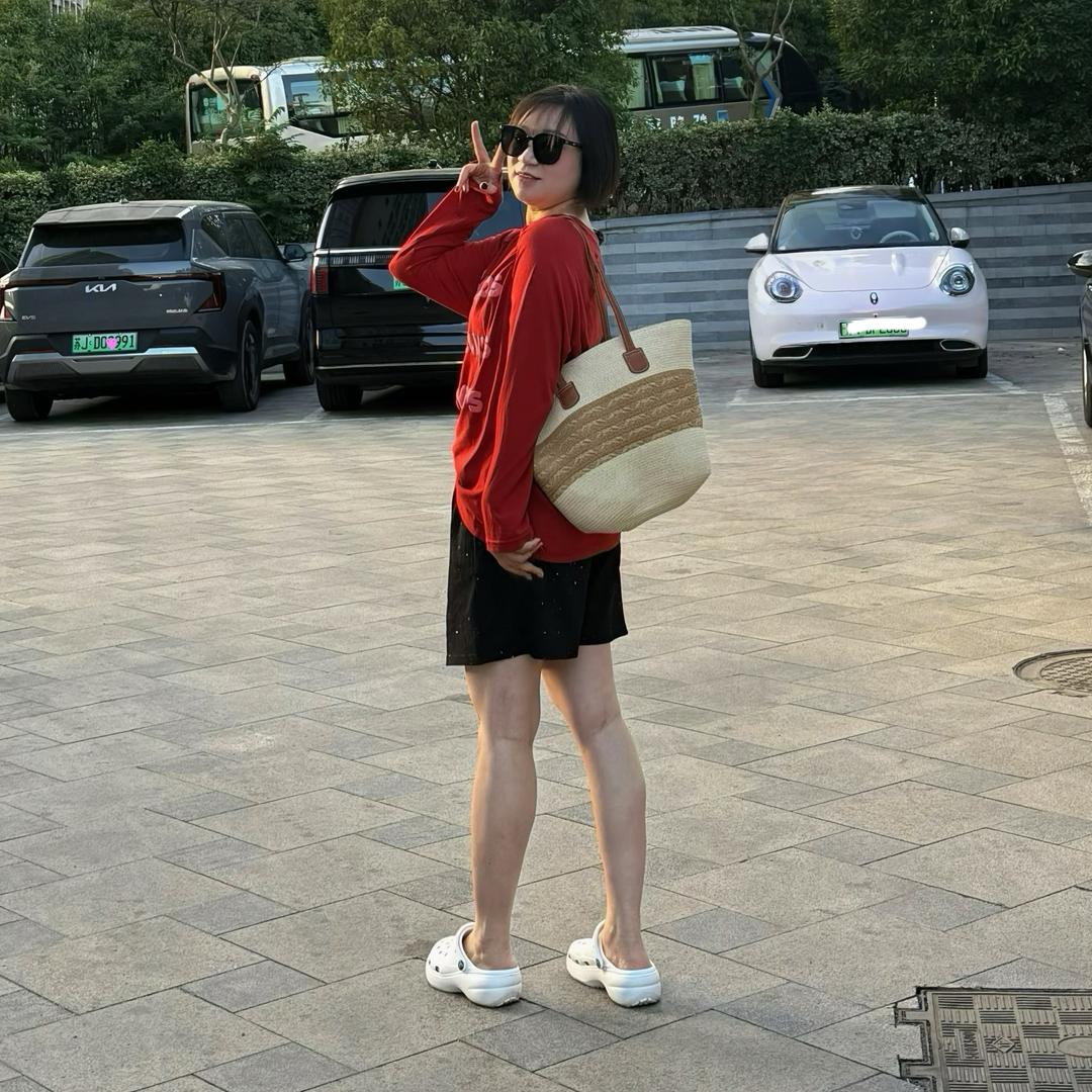 然≽^•༚• ྀིྀ≼ 又