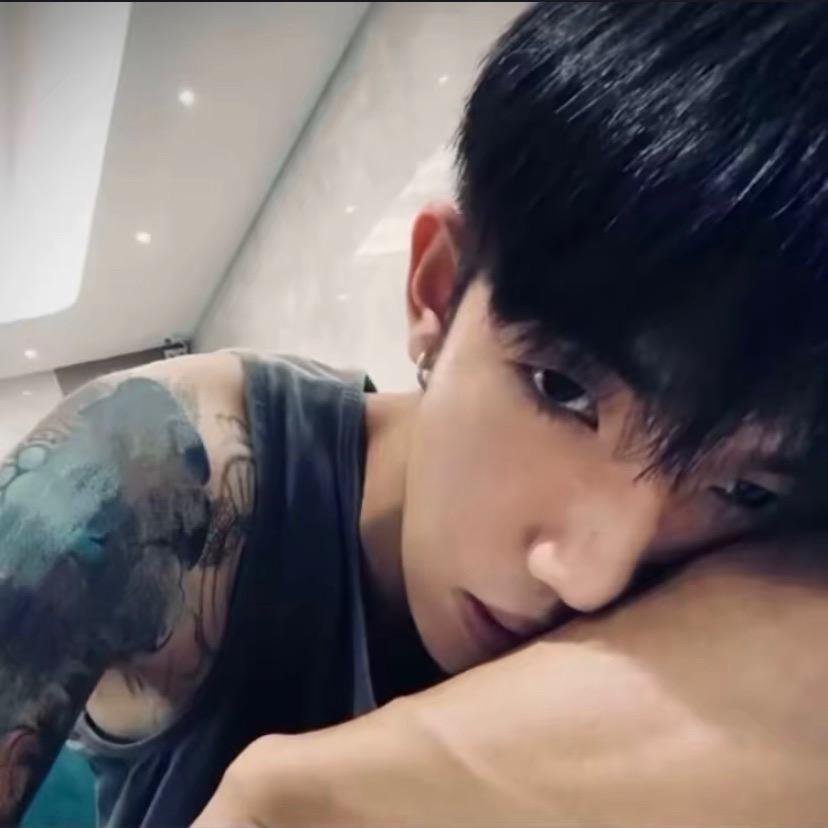 ￴￴￴ ￴￴   ￴ ￴ ￴￴￴