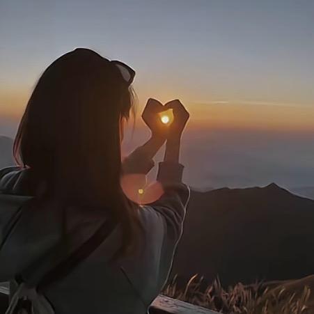 别揪我的兔耳朵🐰