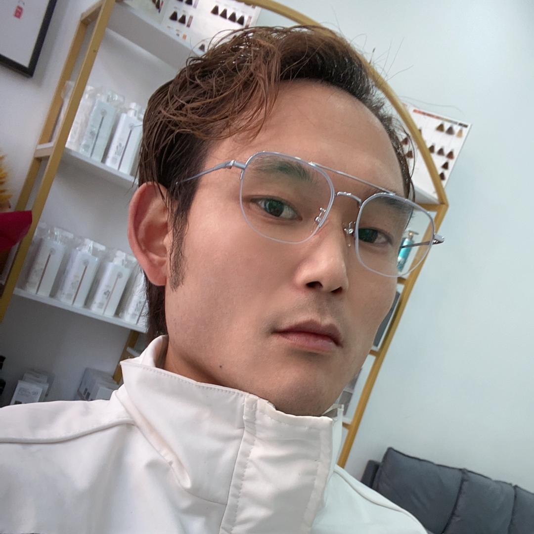 阜阳市颍州区鑫起点美容美发店