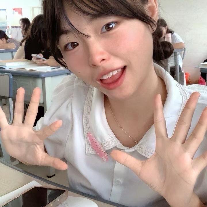 缺牙亿点甜