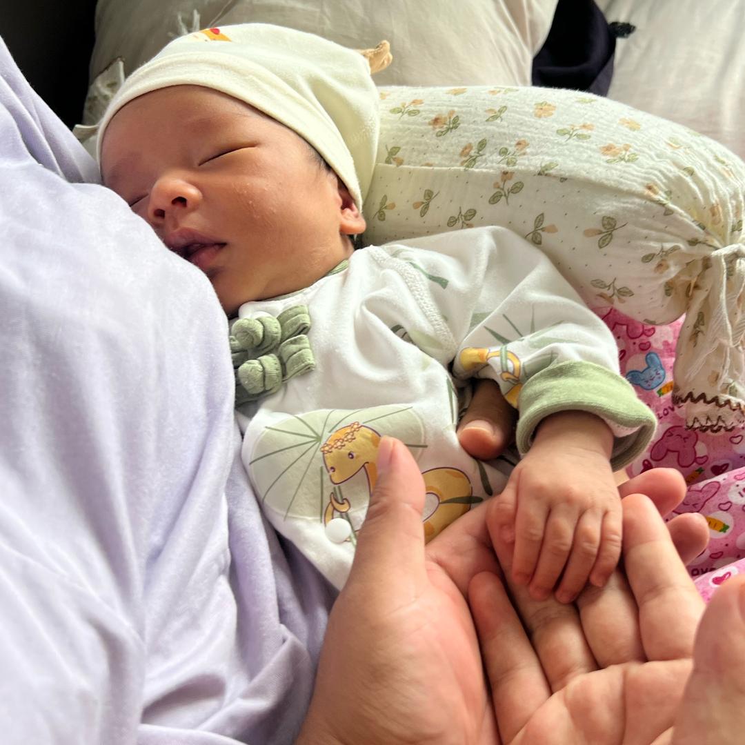 纤纤（月子中）