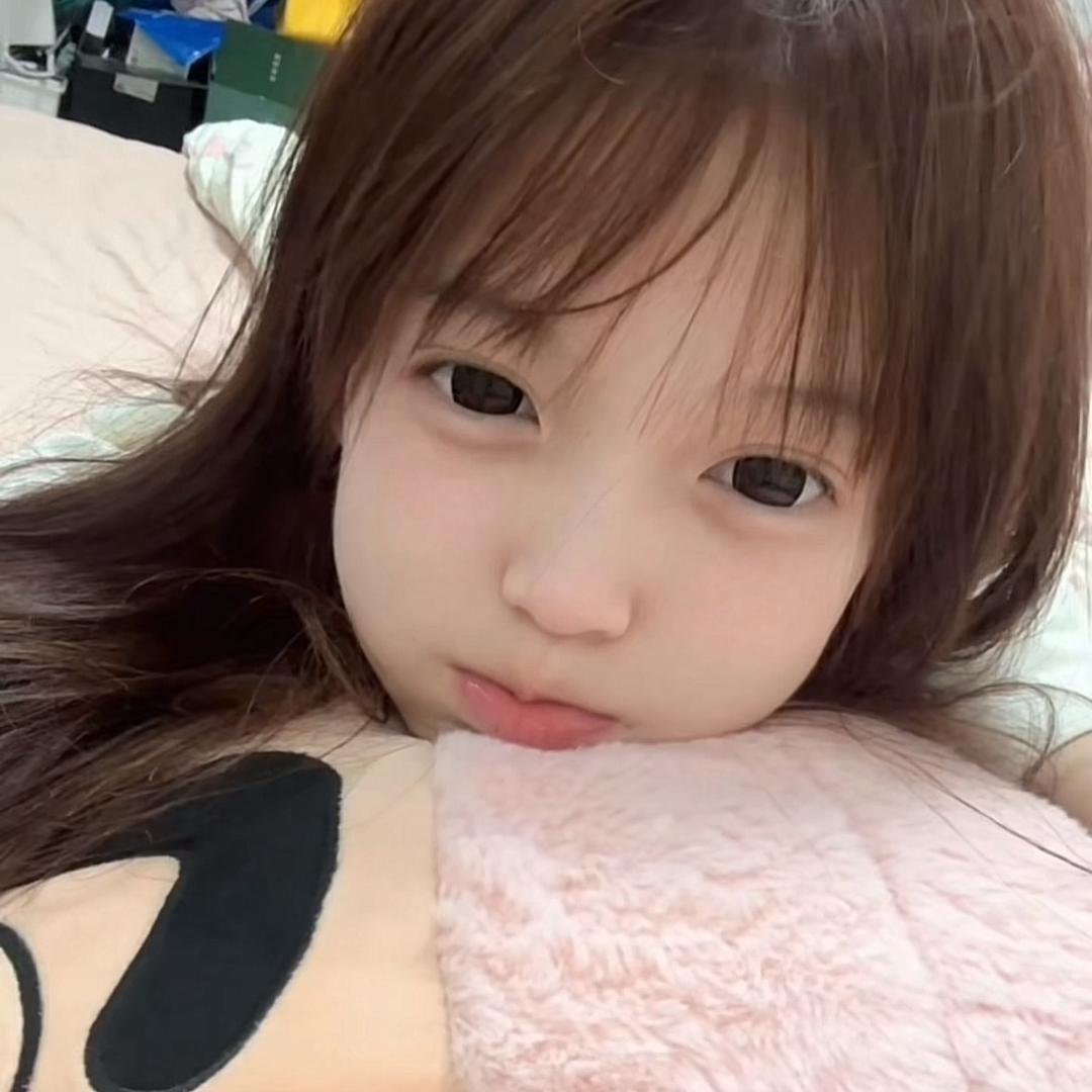 一只睡觉鱼