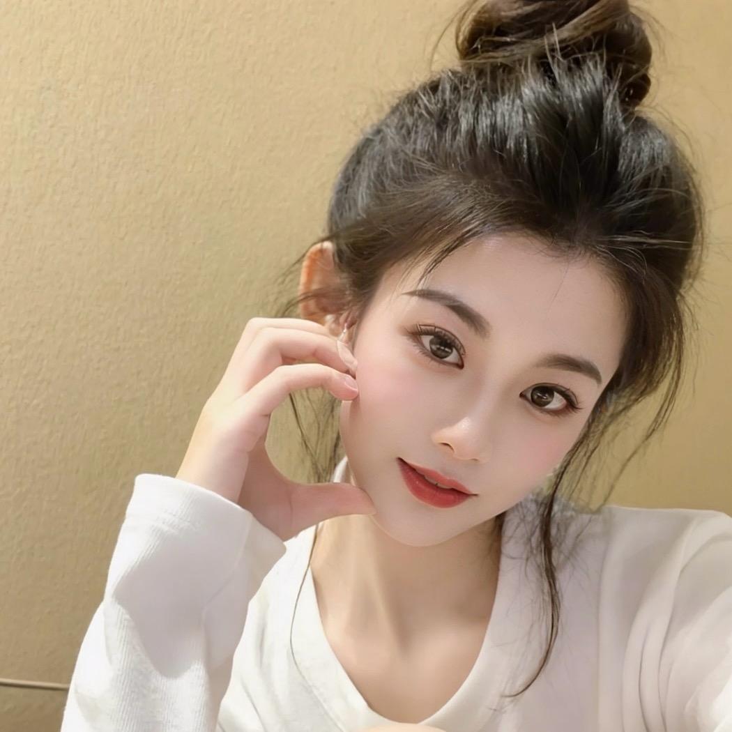 卖珠宝💎小何