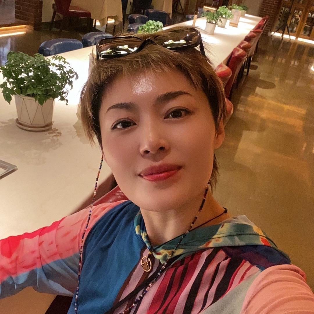 娜子——邹平 悠乐里 男人装