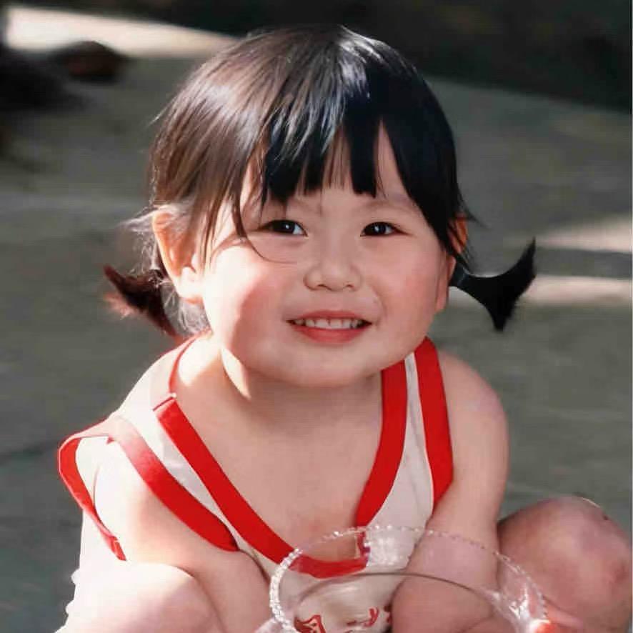 别烦美女