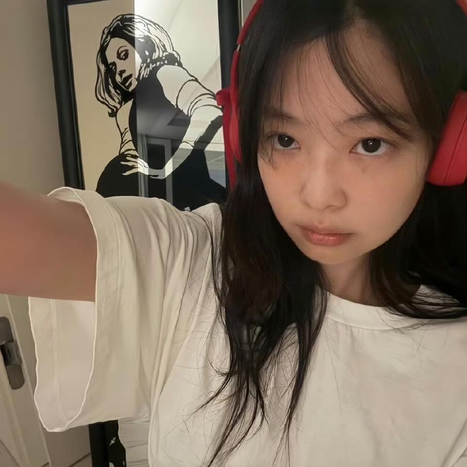 爱分享好物的小君