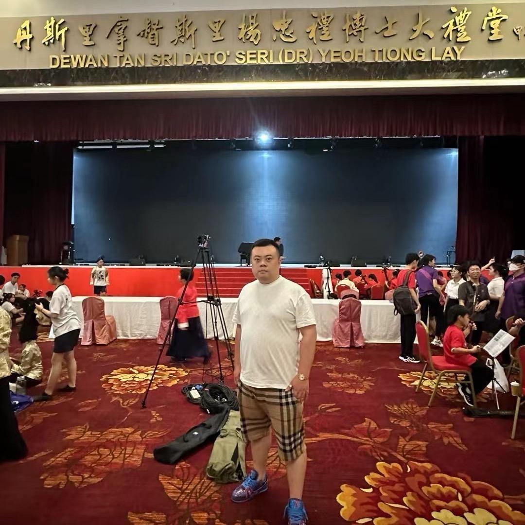 极目楚天