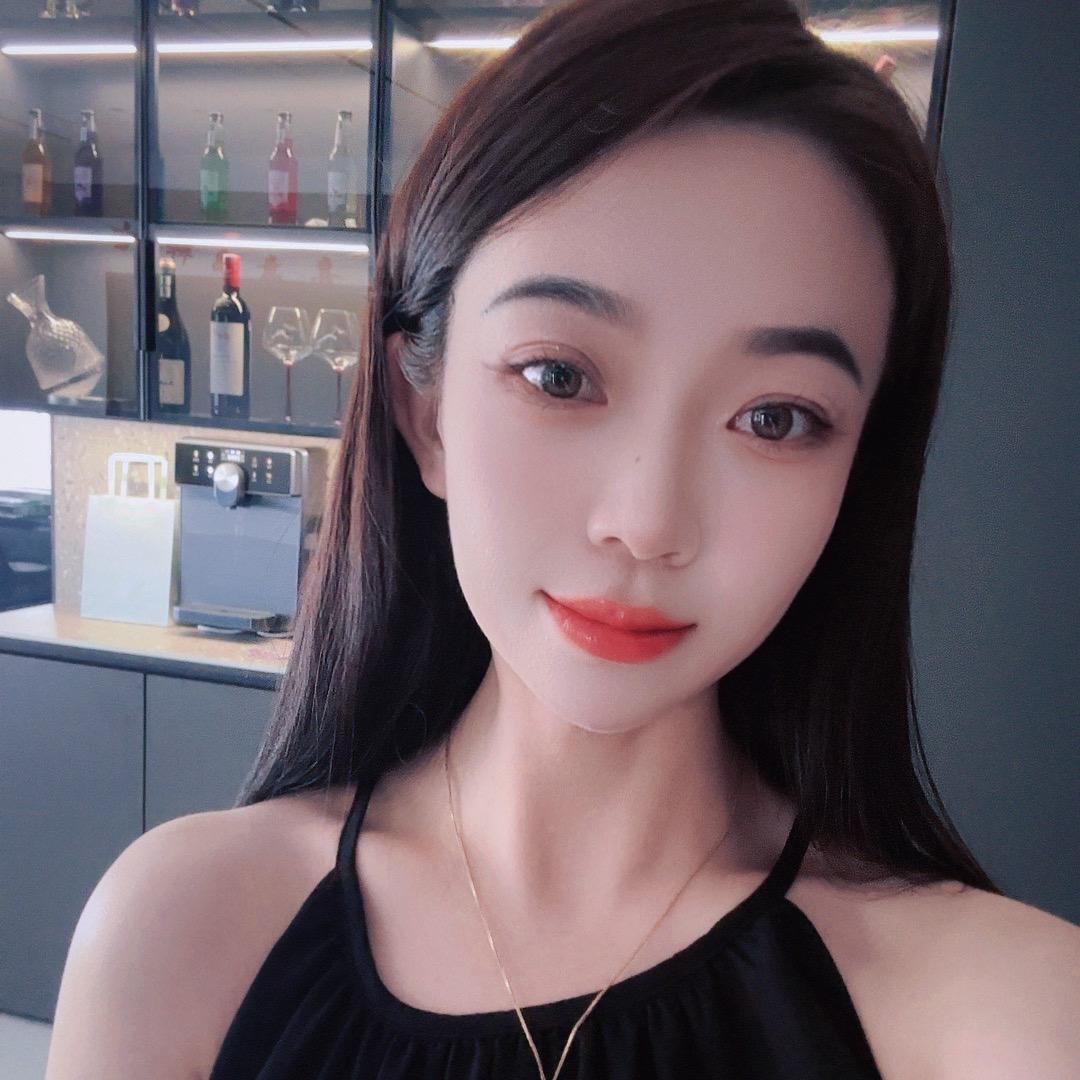 卖女装的小黑妞儿