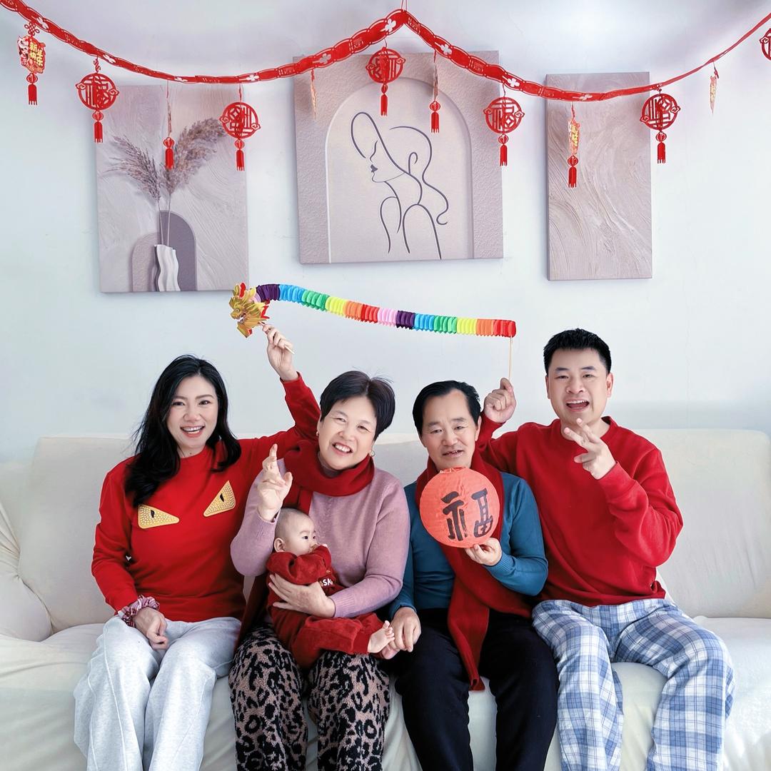 嘟嘟本嘟嘟一家人