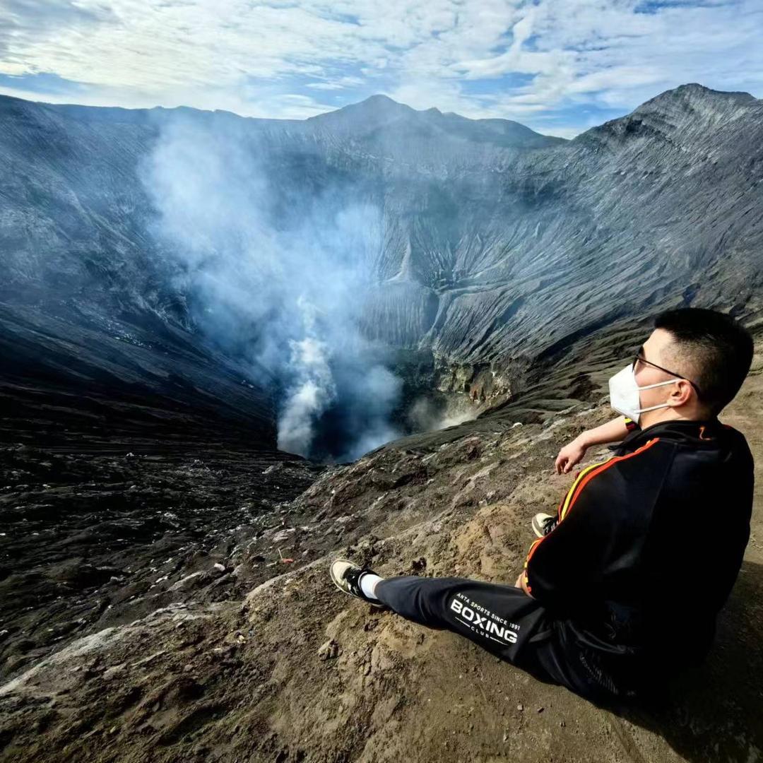 爱看热闹的大鹏