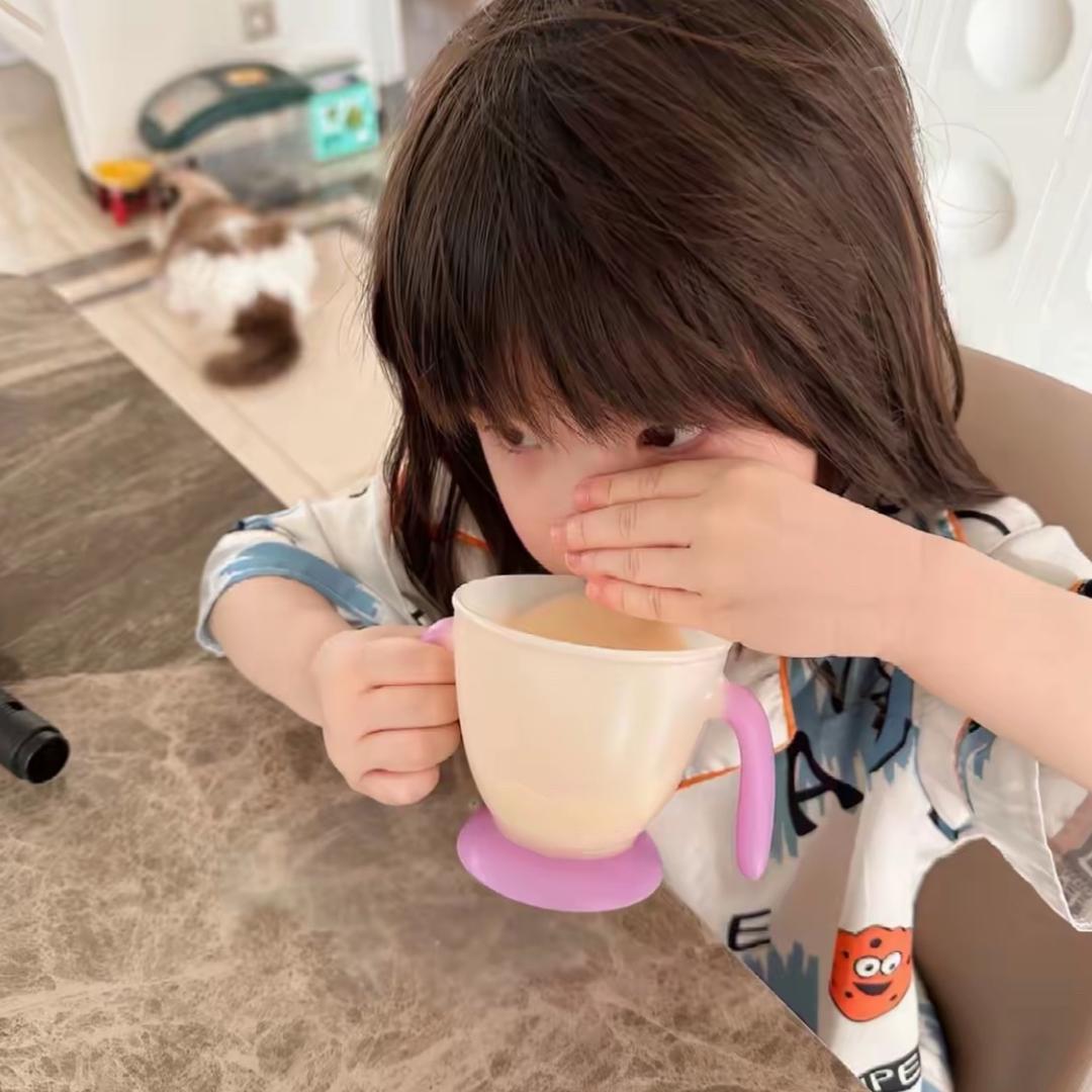 小猫爱呲牙