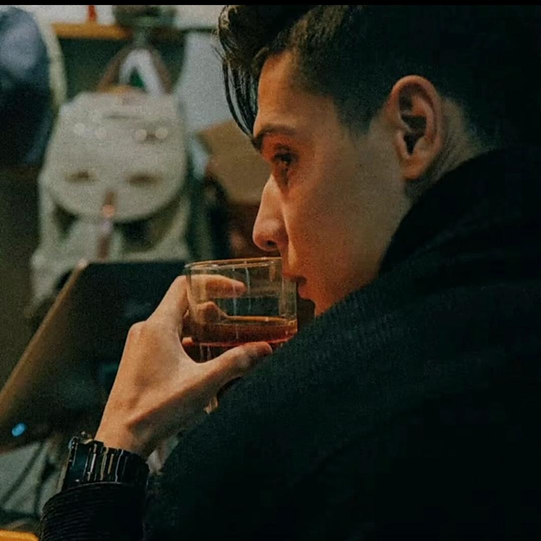 💋     百 面 郎 君