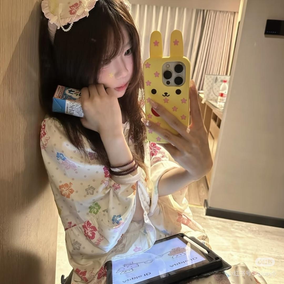 奈奈.