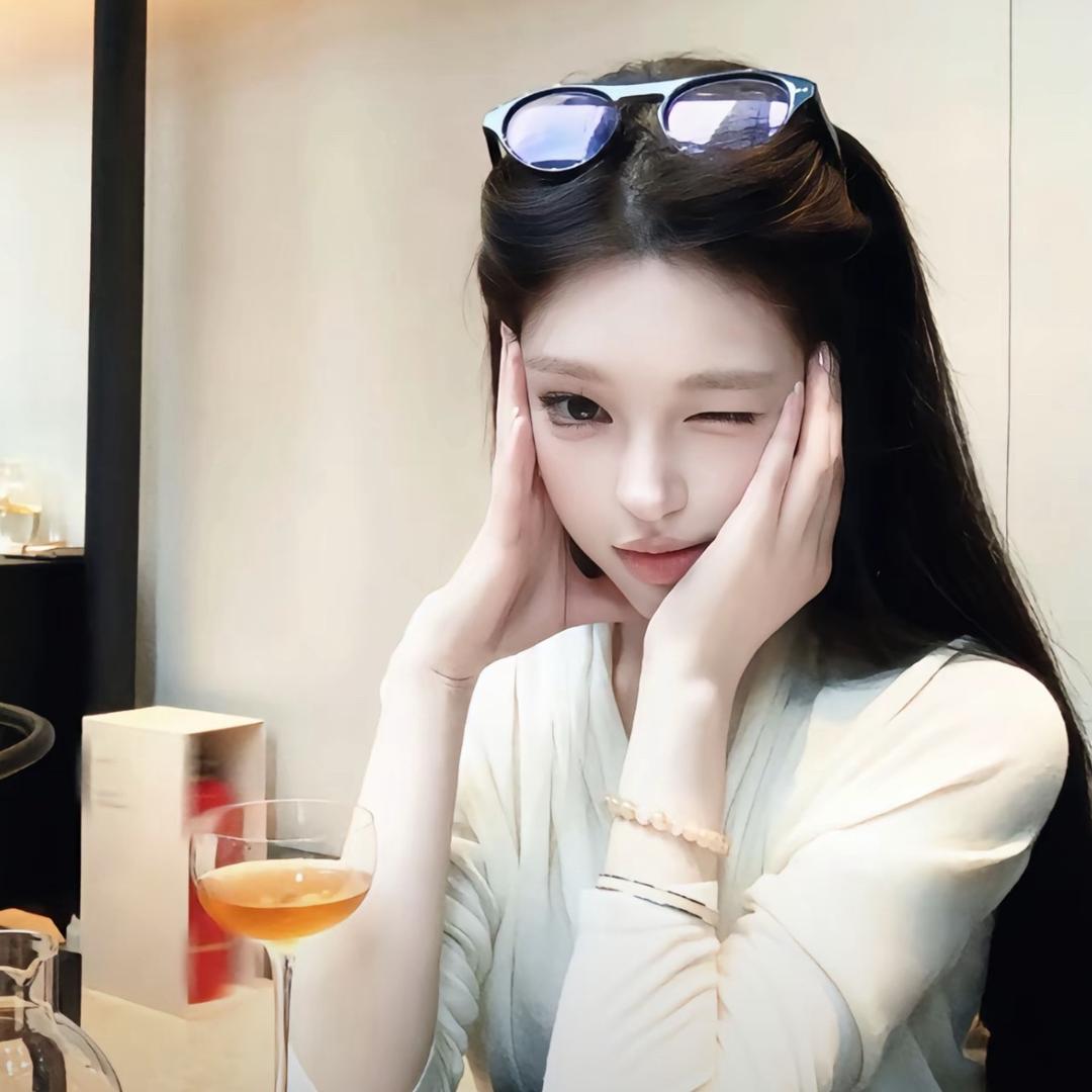 借月.