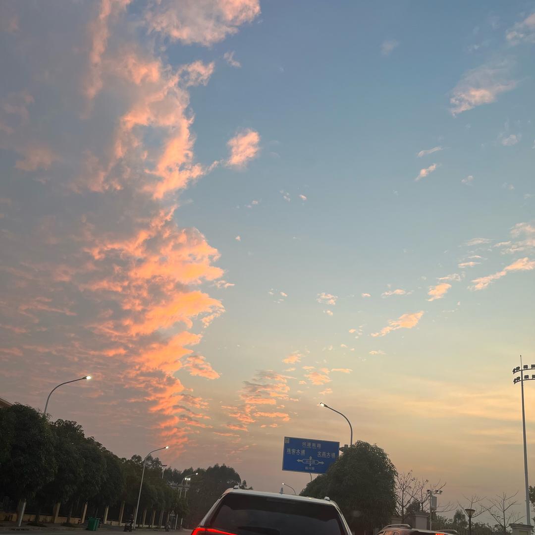 雪莹化妆师，美甲美睫师