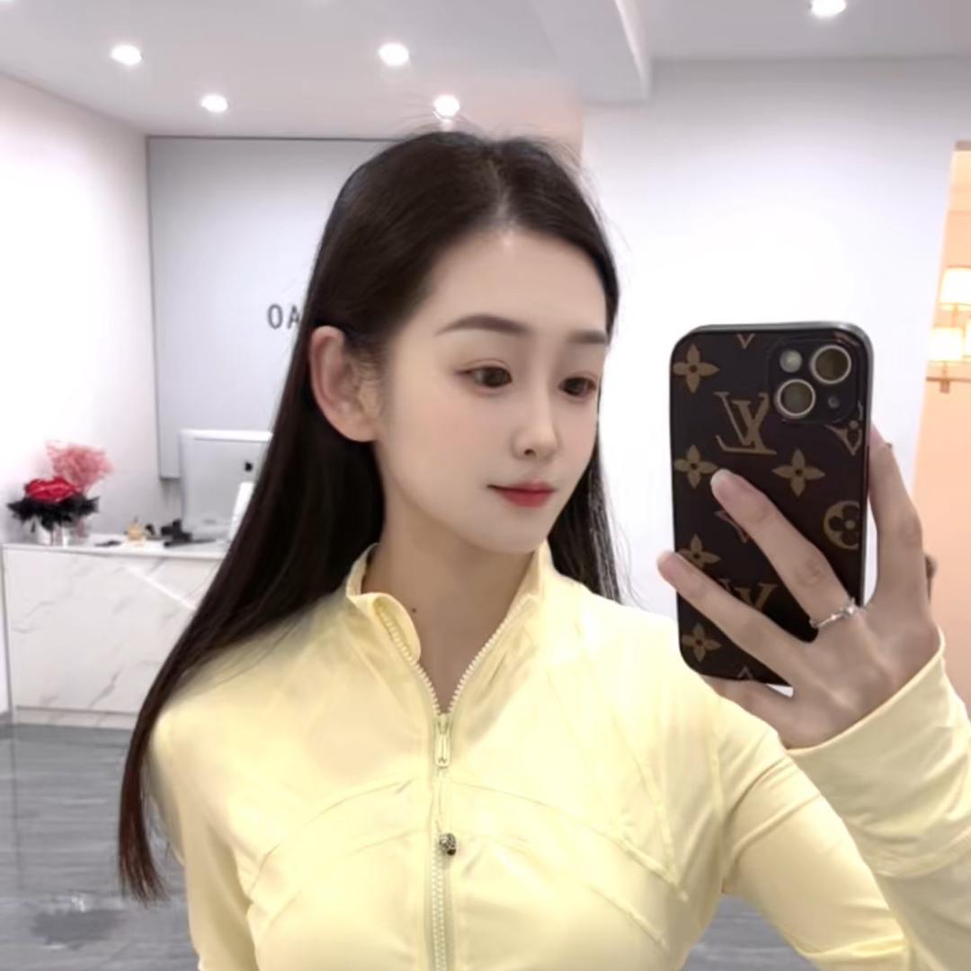 轻奢女装杂货店