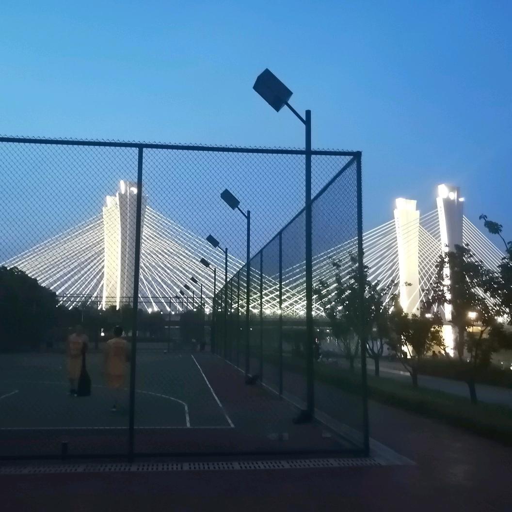 山吖丨、