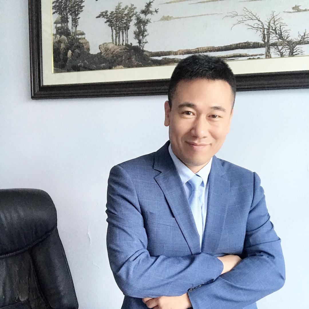 杨默