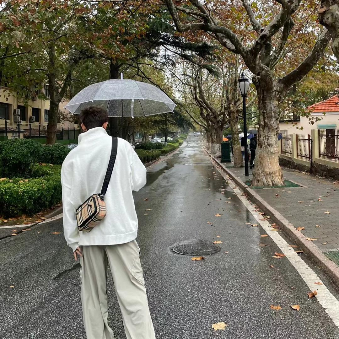 爱探险的艾