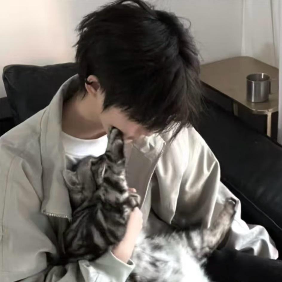 她说他还没长大