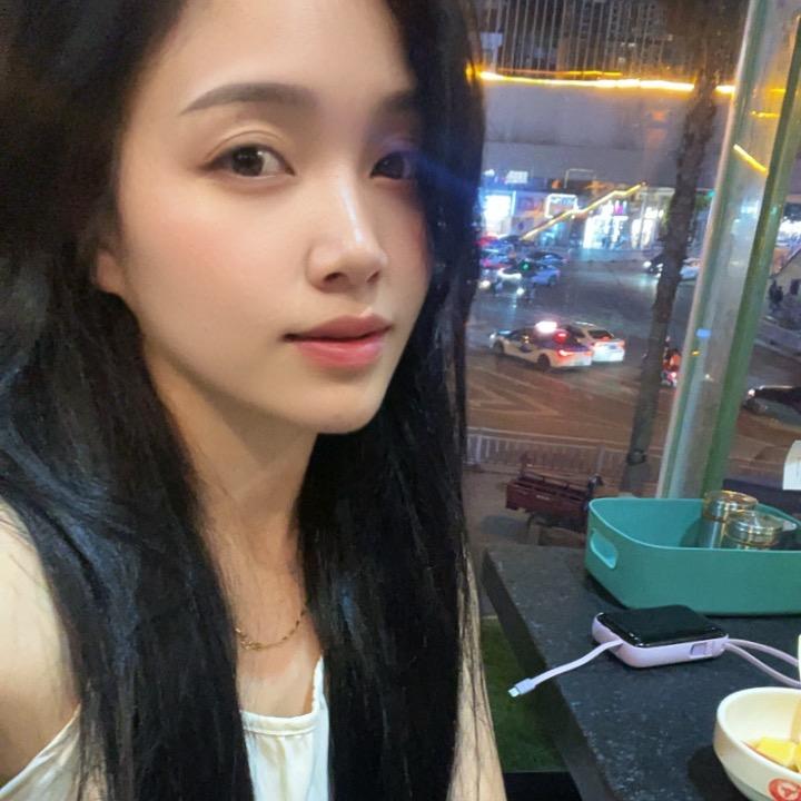 @艳头像