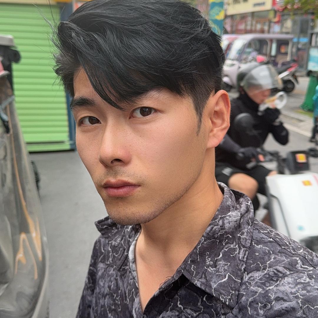 安仔，，