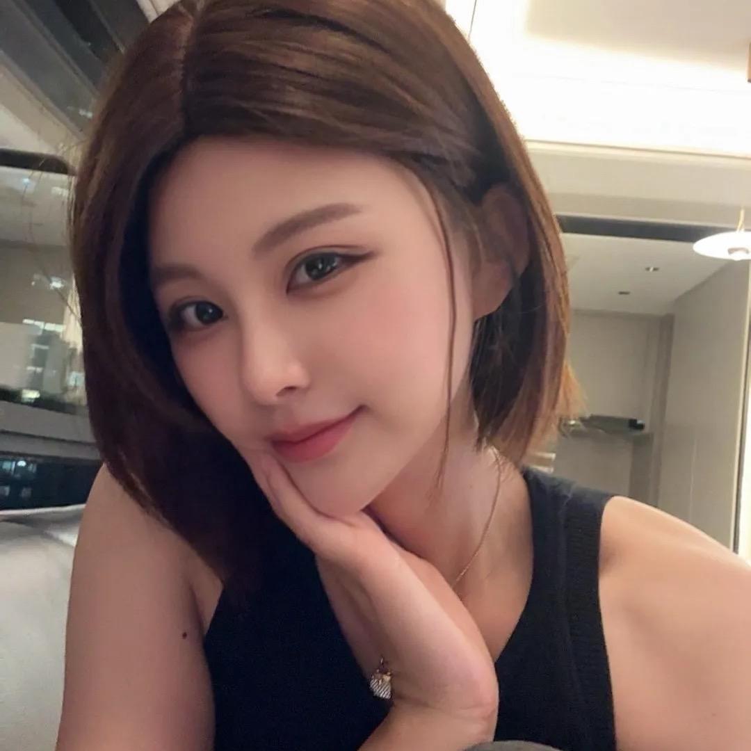 楚楚君（精致穿搭）