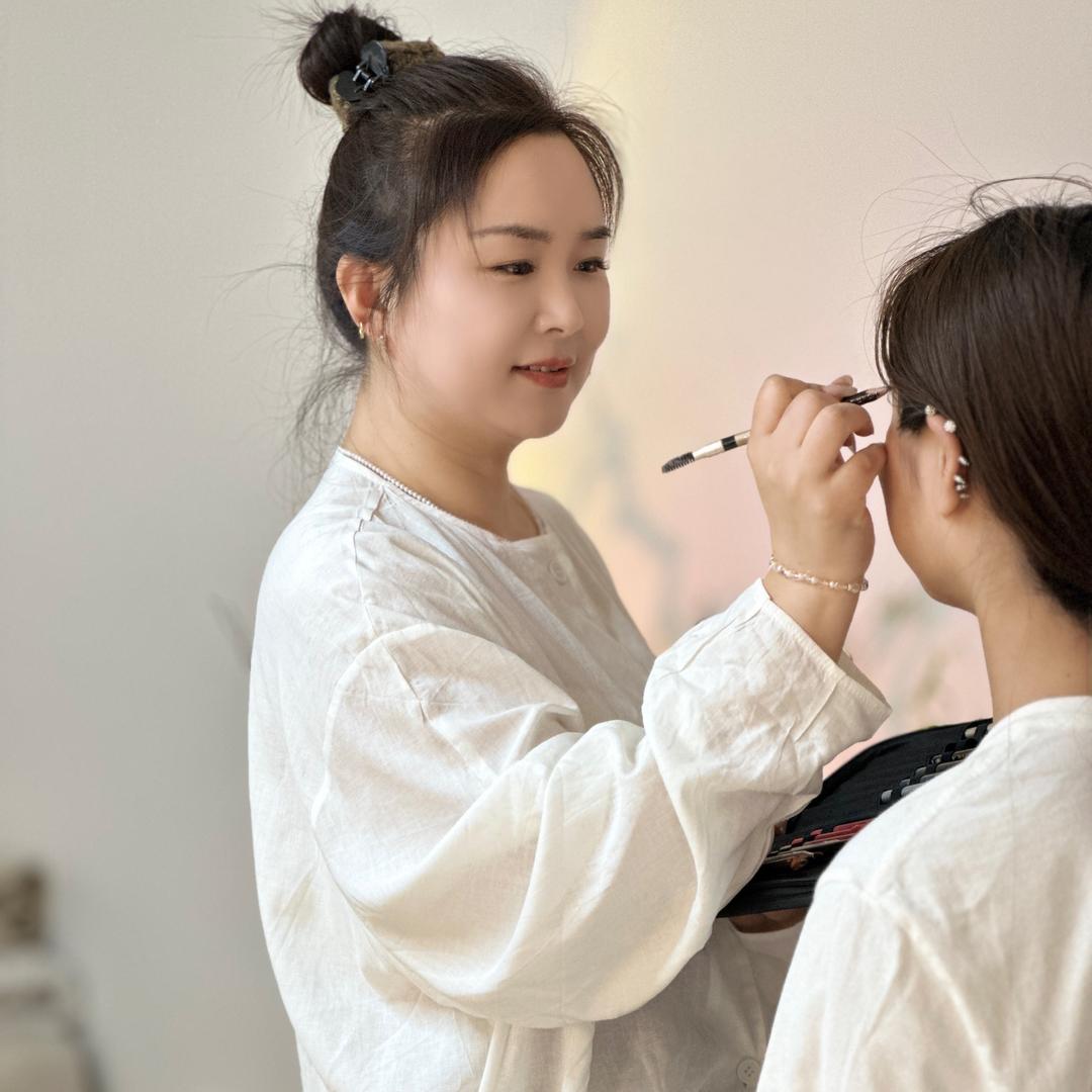 洛阳万紫千红美甲美睫眉毛婷姐