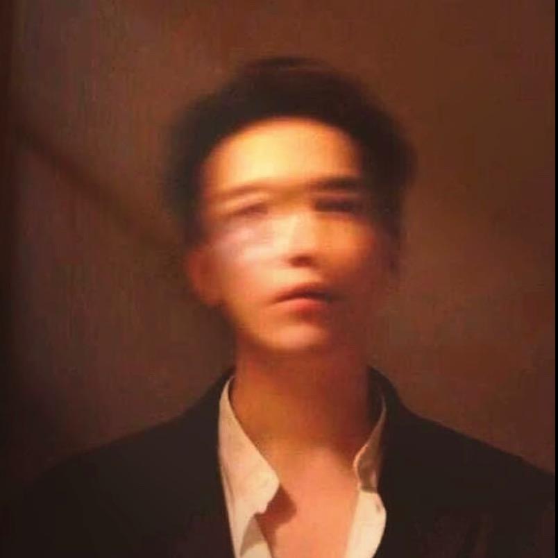 小边😈