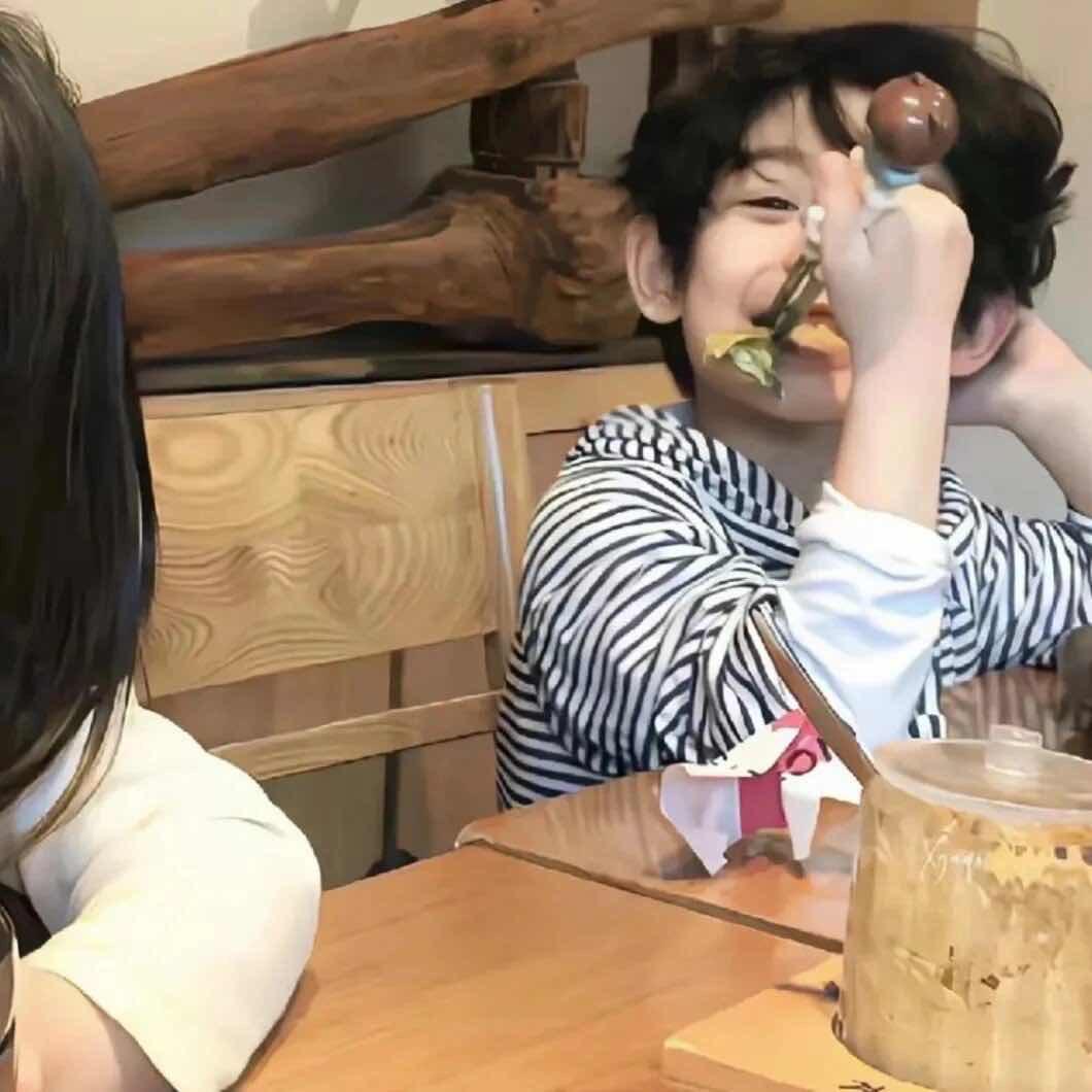 颜鹏.