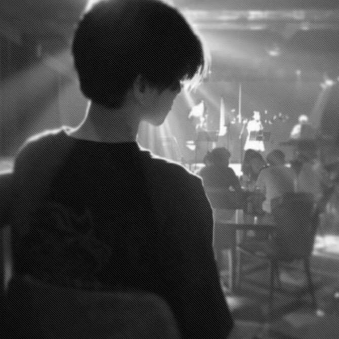 既当小丑也当狗