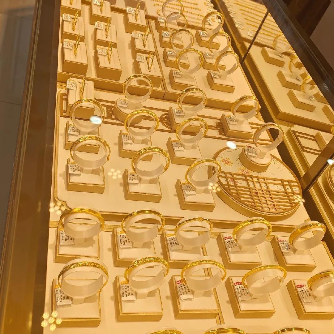 缅边周周生珠宝甄选