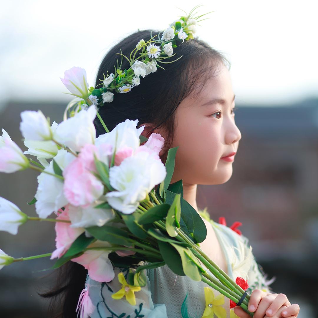 ᥫᩣ༠°听闻余生