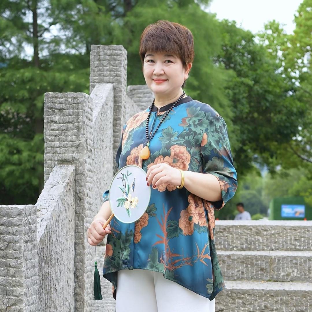 英姐大码妈妈装直播间