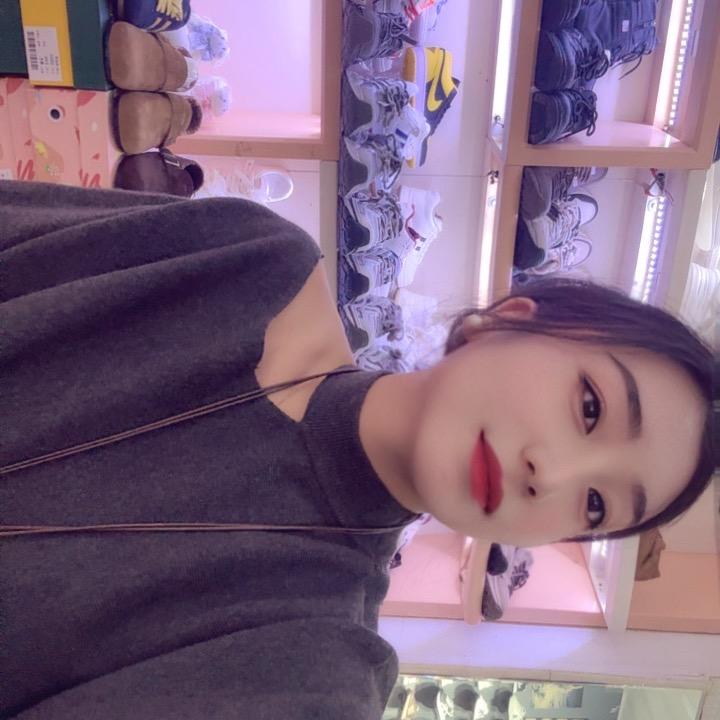 潘店奔速鞋业王利艳（美人计总代）