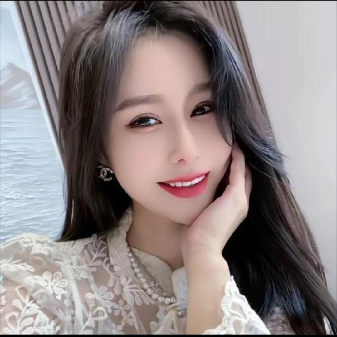 我是皮皮皮皮皮吖【每日穿搭】