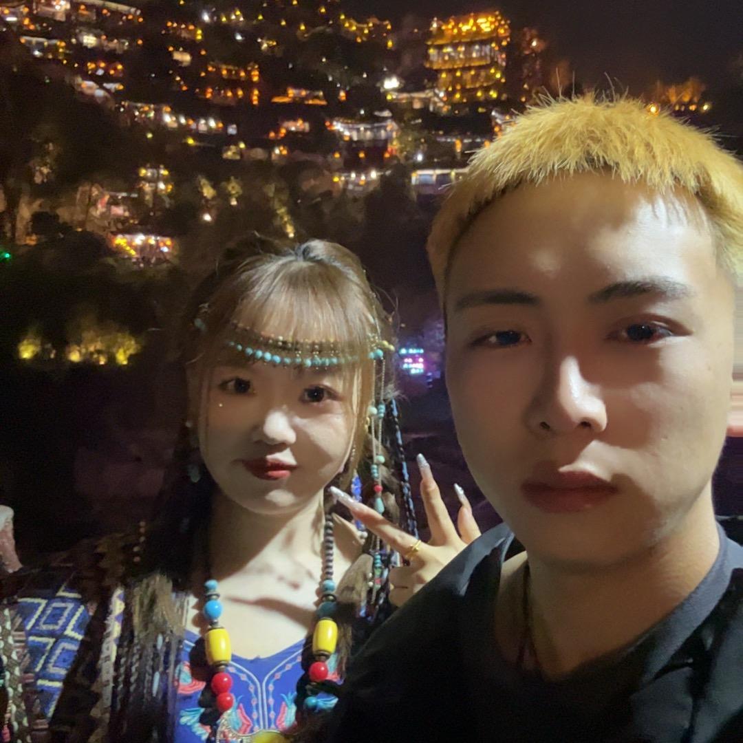 富甲一芳美甲美睫工作室