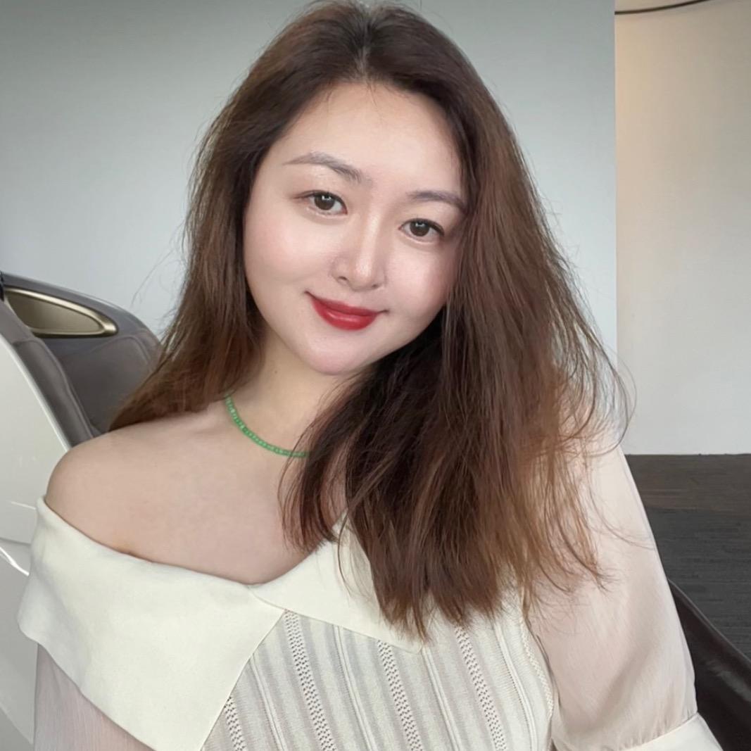 Ms Zhou