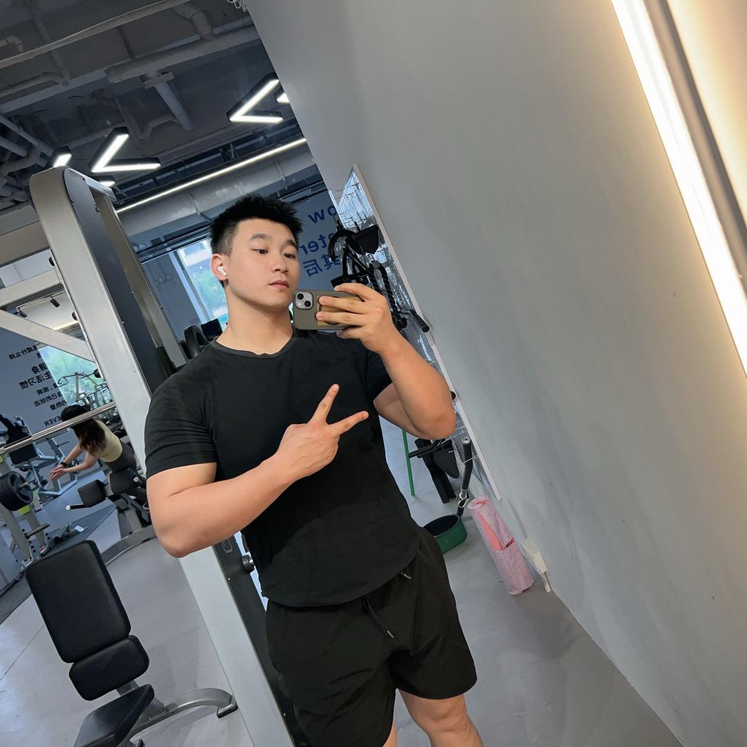 小袁要练腿