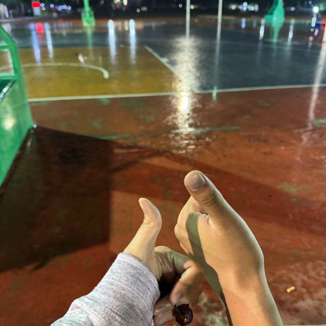 黄快乐.