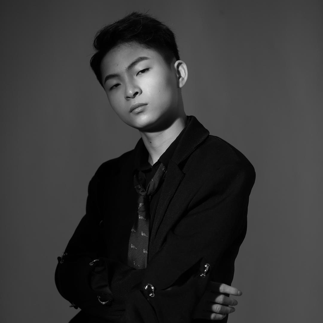 尤司男发（固始）柱子
