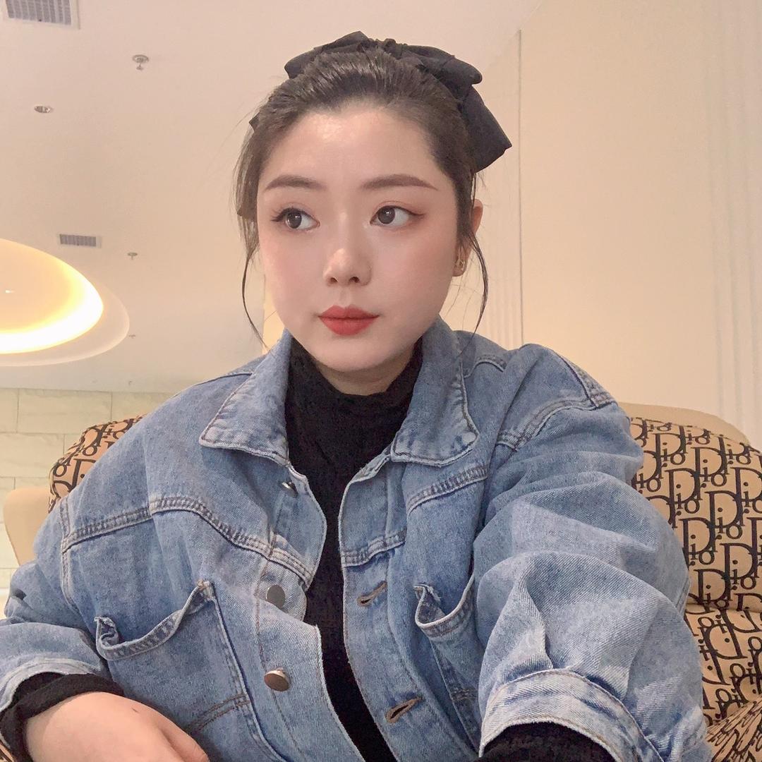 爱笑的花花