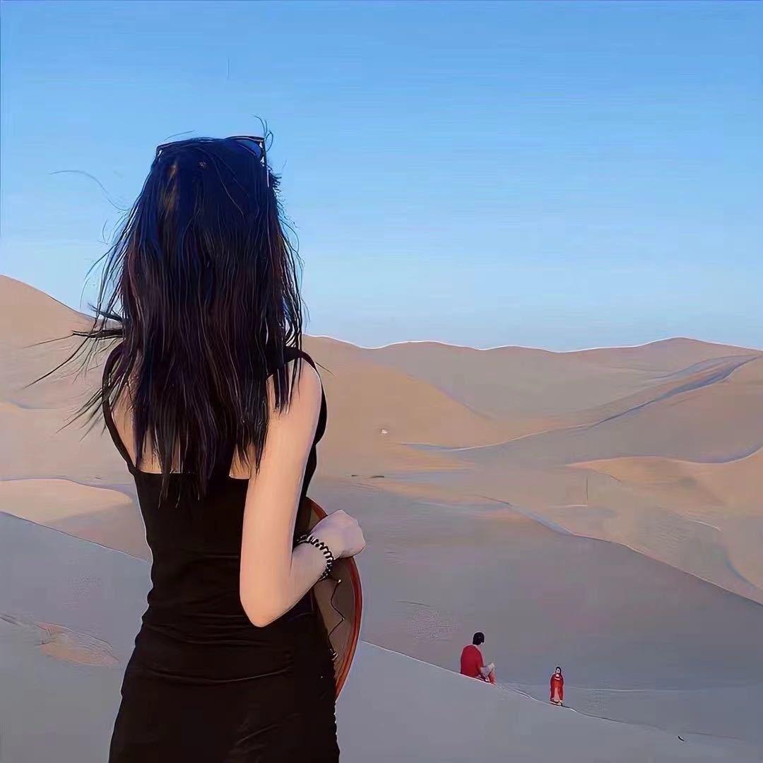 是洛洛吖&