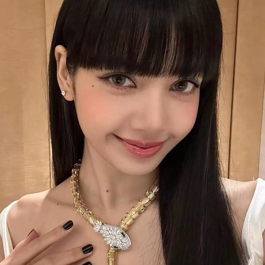 依萍.