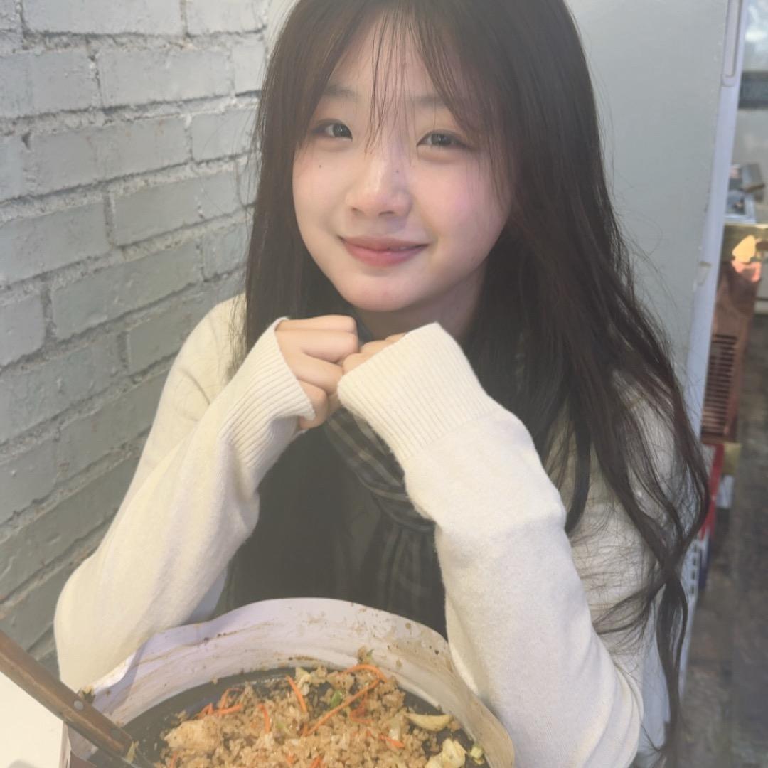 洛洛.
